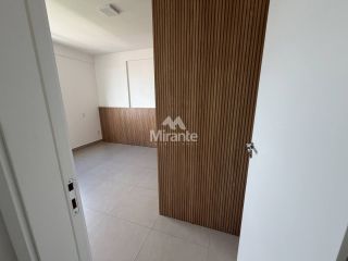 Apartamento Para Alugar com 3 quartos sendo 1 suíte no bairro Santa Mônica em Feira De Santana