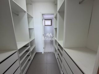 Apartamento Para Alugar com 3 quartos sendo 1 suíte no bairro Santa Mônica em Feira De Santana