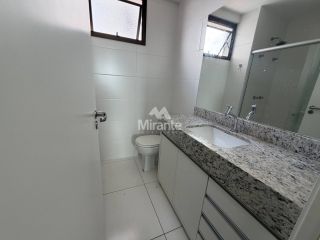 Apartamento Para Alugar com 3 quartos sendo 1 suíte no bairro Santa Mônica em Feira De Santana