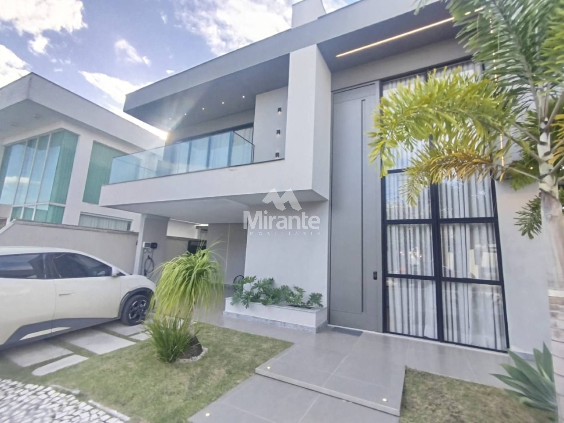 Casa Mobiliada de Condomínio Para Vender, com 4 quartos sendo 3 suítes no bairro Papagaio em Feira De Santana