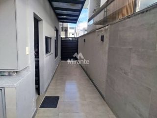 Casa Mobiliada de Condomínio Para Vender, com 4 quartos sendo 3 suítes no bairro Papagaio em Feira De Santana