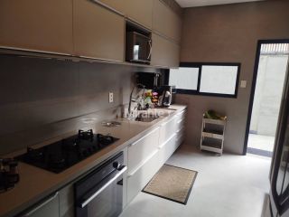 Casa Mobiliada de Condomínio Para Vender, com 4 quartos sendo 3 suítes no bairro Papagaio em Feira De Santana