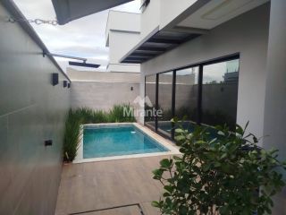 Casa Mobiliada de Condomínio Para Vender, com 4 quartos sendo 3 suítes no bairro Papagaio em Feira De Santana