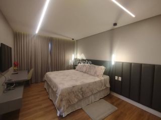 Casa Mobiliada de Condomínio Para Vender, com 4 quartos sendo 3 suítes no bairro Papagaio em Feira De Santana