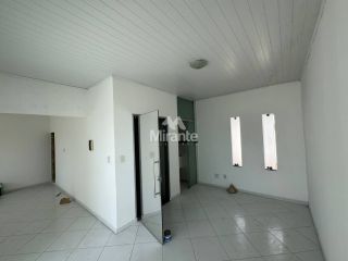 Casa Para Vender com 3 quartos sendo 1 suíte no bairro Tomba em Feira De Santana