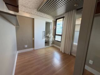 Apartamento Para Vender com 4 quartos sendo 3 suítes no bairro Santa Mônica em Feira De Santana