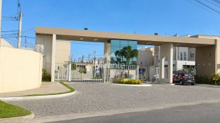 Casa de Condomínio Para Vender com 2 quartos sendo 2 suítes no bairro Papagaio em Feira De Santana