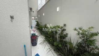 Casa de Condomínio Para Vender com 2 quartos sendo 2 suítes no bairro Papagaio em Feira De Santana