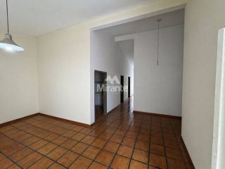 Casa Para Alugar com 3 quartos sendo 1 suíte no bairro Brasília em Feira De Santana