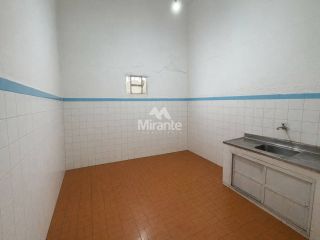 Casa Para Alugar com 3 quartos sendo 1 suíte no bairro Brasília em Feira De Santana