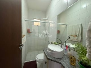 Casa de Condomínio Para Vender com 3 quartos sendo 1 suíte no bairro Santa Mônica II em Feira De Santana
