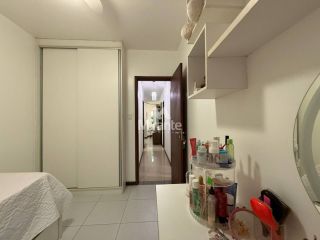 Casa de Condomínio Para Vender com 3 quartos sendo 1 suíte no bairro Santa Mônica II em Feira De Santana