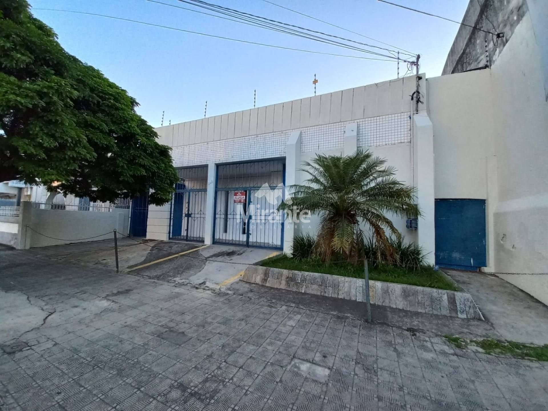 Casa Comercial Para Alugar no bairro Centro em Feira De Santana