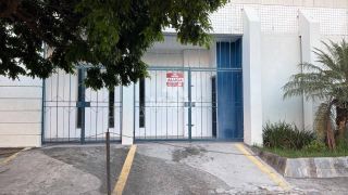 Casa Comercial Para Alugar no bairro Centro em Feira De Santana