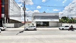 Prédio / Edifício Inteiro Comercial Para Alugar no bairro Parque Getúlio Vargas em Feira De Santana