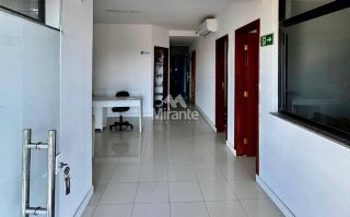 Prédio / Edifício Inteiro Comercial Para Alugar no bairro Parque Getúlio Vargas em Feira De Santana