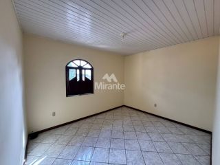 Casa Para Alugar com 3 quartos sendo 1 suíte no bairro Brasília em Feira De Santana