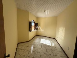 Casa Para Alugar com 3 quartos sendo 1 suíte no bairro Brasília em Feira De Santana