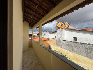 Casa Para Alugar com 3 quartos sendo 1 suíte no bairro Brasília em Feira De Santana