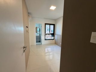 Apartamento Para Alugar com 3 quartos sendo 3 suítes no bairro Santa Mônica em Feira De Santana