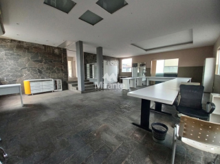Casa Para Vender com 4 quartos em um terreno de 1.400m² no bairro Santa Mônica em Feira De Santana