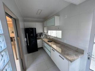 Casa de Condomínio Para Alugar com 2 quartos sendo 1 suíte no bairro Sim em Feira De Santana