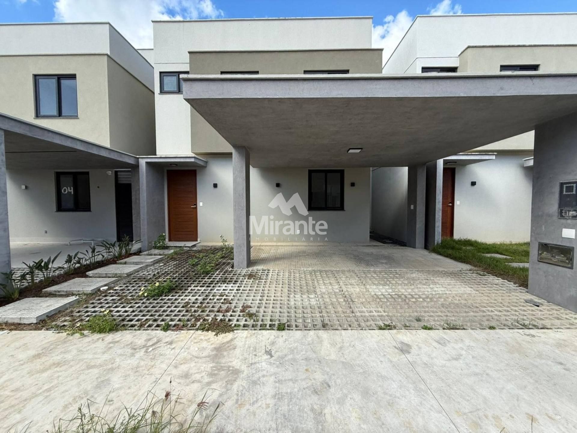 Casa de Condomínio Para Alugar com 3 quartos sendo 3 suítes no bairro Sim em Feira De Santana