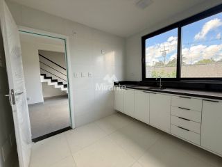 Casa de Condomínio Para Alugar com 3 quartos sendo 3 suítes no bairro Sim em Feira De Santana