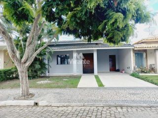 Casa de Condomínio Para Vender com 3 quartos sendo 1 suíte no bairro Santa Mônica em Feira De Santana