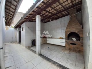 Casa de Condomínio Para Vender com 3 quartos sendo 1 suíte no bairro Santa Mônica em Feira De Santana