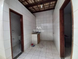 Casa de Condomínio Para Vender com 3 quartos sendo 1 suíte no bairro Santa Mônica em Feira De Santana
