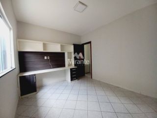 Casa de Condomínio Para Vender com 3 quartos sendo 1 suíte no bairro Santa Mônica em Feira De Santana