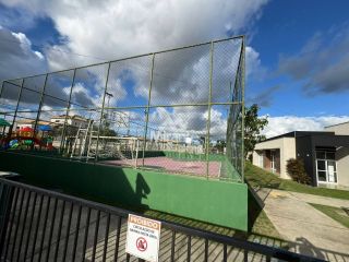 Casa de Condomínio Para Vender com 3 quartos sendo 1 suíte no bairro Registro em Feira De Santana