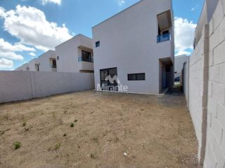 Casa de Condomínio Para Vender com 3 quartos sendo 3 suítes no bairro Sim em Feira De Santana