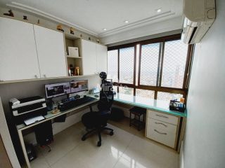 Apartamento Para Vender com 3 quartos sendo 3 suítes no bairro Santa Mônica em Feira De Santana