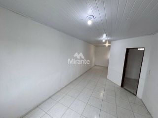 Casa de Condomínio Para Vender com 6 quartos sendo 3 suítes no bairro Parque Ipê em Feira De Santana