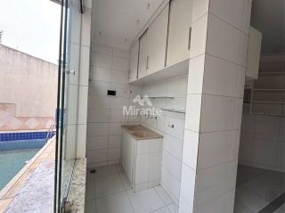Casa de Condomínio Para Vender com 6 quartos sendo 3 suítes no bairro Parque Ipê em Feira De Santana