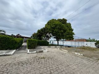 Casa de Condomínio Para Vender com 6 quartos sendo 3 suítes no bairro Parque Ipê em Feira De Santana