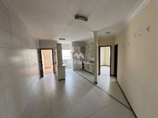 Casa de Condomínio Para Vender com 6 quartos sendo 3 suítes no bairro Parque Ipê em Feira De Santana