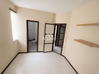 Casa de Condomínio Para Vender com 6 quartos sendo 3 suítes no bairro Parque Ipê em Feira De Santana