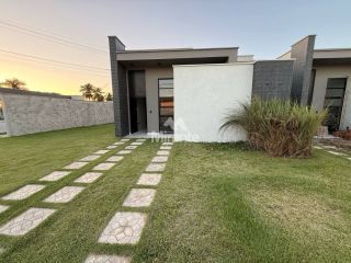 Casa de Condomínio Para Vender com 3 quartos  sendo 3 suítes no bairro Registro em Feira De Santana