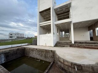 Casa de Condomínio Para Vender com 3 quartos sendo 3 suítes no bairro Novo Horizonte em Feira De Santana