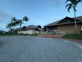 Casa de Condomínio Para Vender com 3 quartos sendo 3 suítes no bairro Novo Horizonte em Feira De Santana