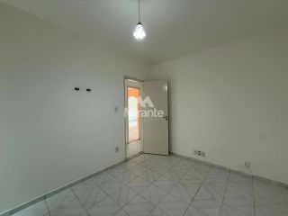 Casa Para Alugar com 3 quartos sendo 1 suíte no bairro Santa Mônica em Feira De Santana