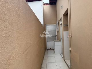 Casa Para Alugar com 3 quartos sendo 1 suíte no bairro Santa Mônica em Feira De Santana