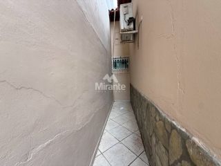 Casa Para Alugar com 3 quartos sendo 1 suíte no bairro Santa Mônica em Feira De Santana