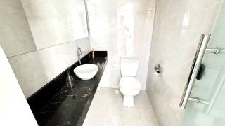 Casa de Condomínio Para Alugar com 4 quartos sendo1 suíte no bairro Registro em Feira De Santana