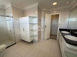 Casa de Condomínio Para Vender com 3 quartos sendo 3 suítes no bairro Parque Getúlio Vargas em Feira De Santana