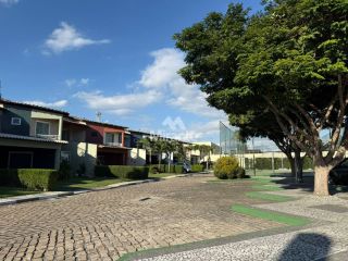 Casa de Condomínio Para Vender com 3 quartos sendo 3 suítes no bairro Parque Getúlio Vargas em Feira De Santana