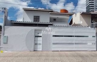 Casa Para Vender com 3 quartos sendo 2 suítes no bairro Santa Mônica em Feira De Santana